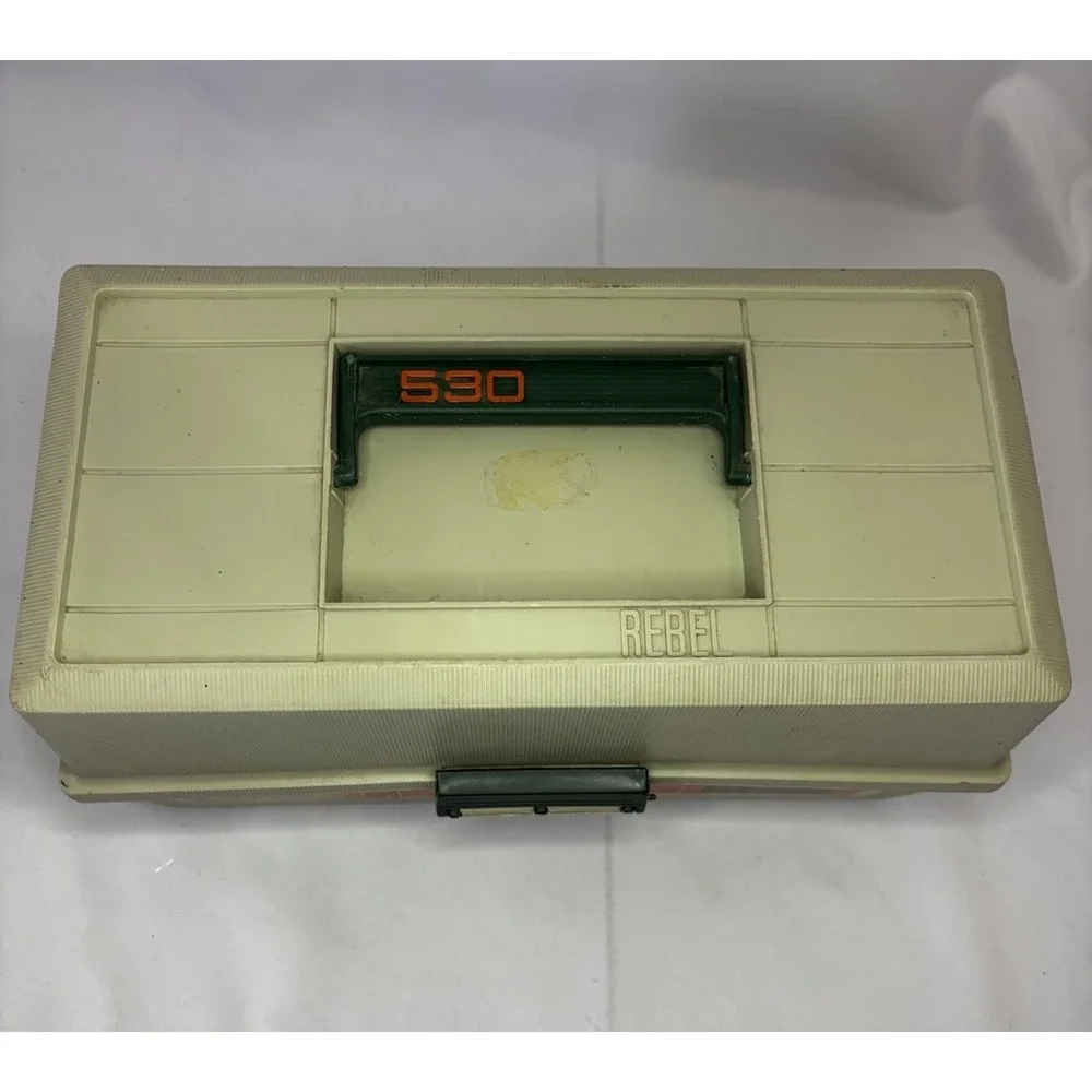 Rebel 600 Fishing Lure Tackle Box Hard Plastic 3 Tray Vintage with Handle